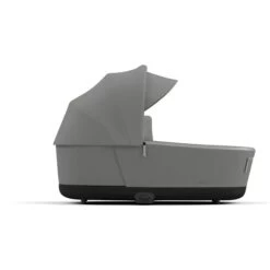 CYBEX PRIAM/e-PRIAM LUX Babywanne Pearl Grey Conscious Collection -Cybex Geschäft cyb 21 int excl us y270 priam luxcarrycot sogr sunvisor.tif screen hd